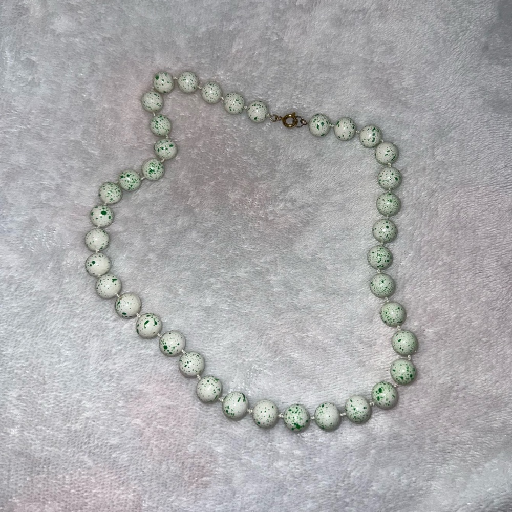 Vintage white green splattered costume necklace